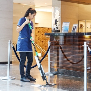Unger erGo! Clean - Ultra-Fast Floor Cleaning Tool in Use