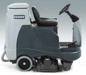 Nilfisk ES4000 Ride On Carpet Extractor Scrubber Side