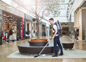 Nilfisk GD5 Backpack Vacuum Cleaner Use3